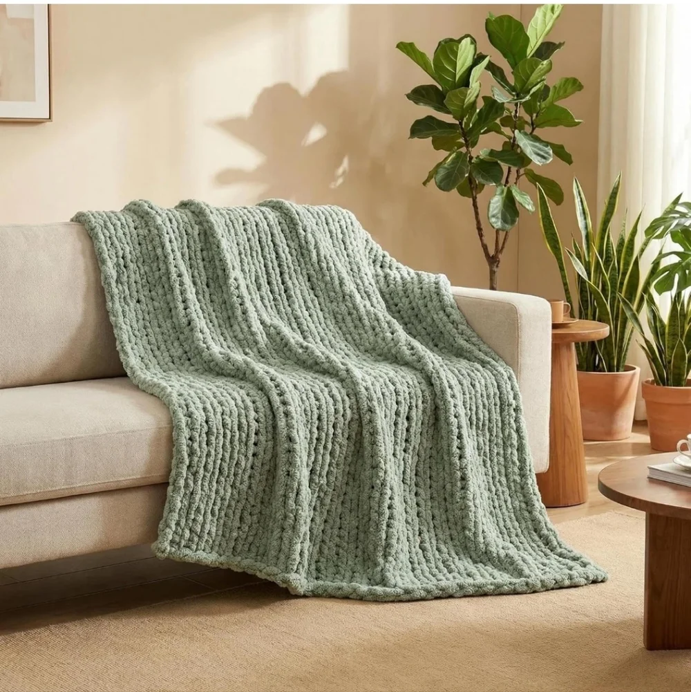 Amélie Home Chunky Knit Throw Blanket Couch, Soft Chenille Crochet Blanket 50x60